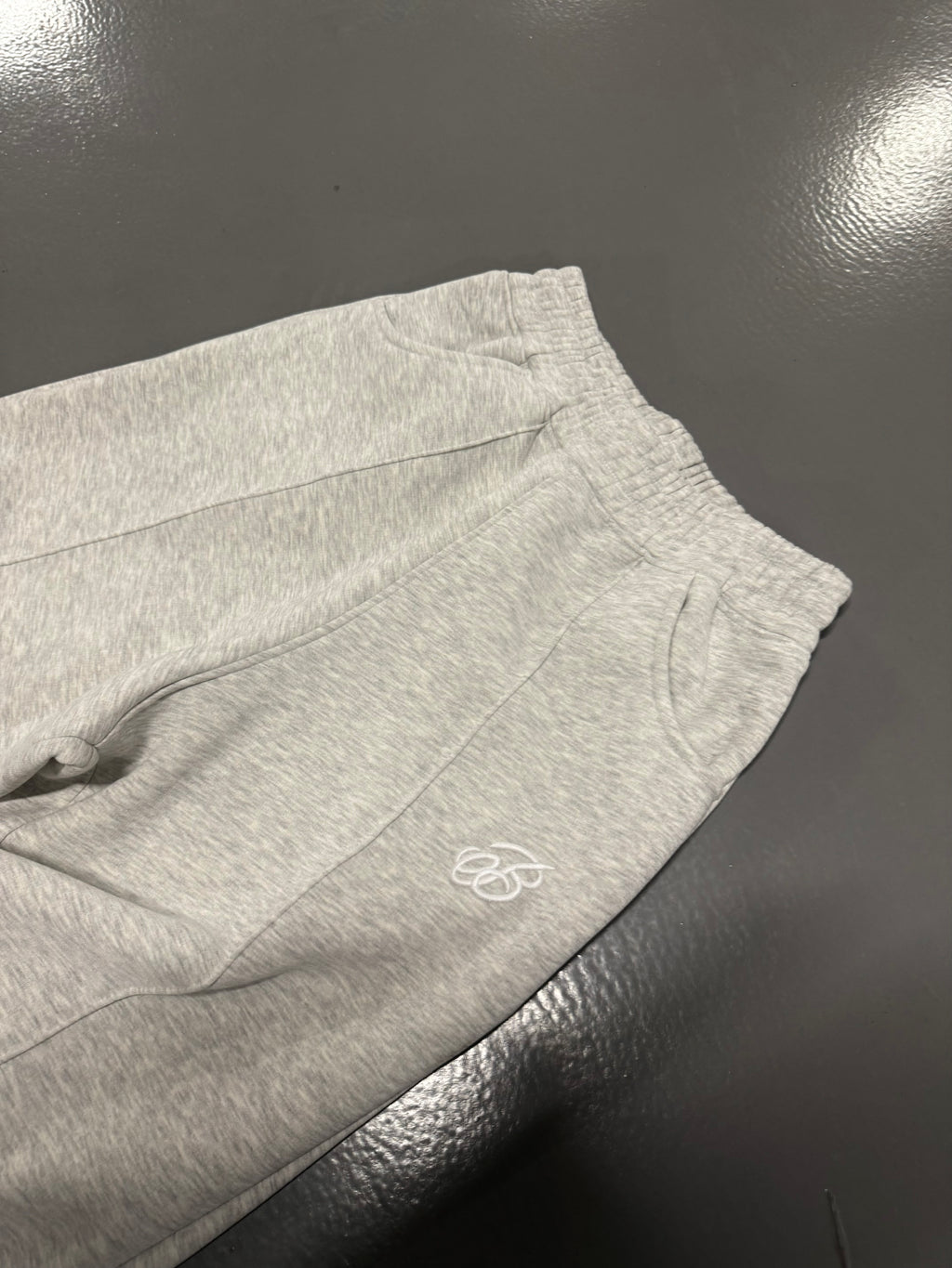 GRAY BAGGY SWAETPANTS