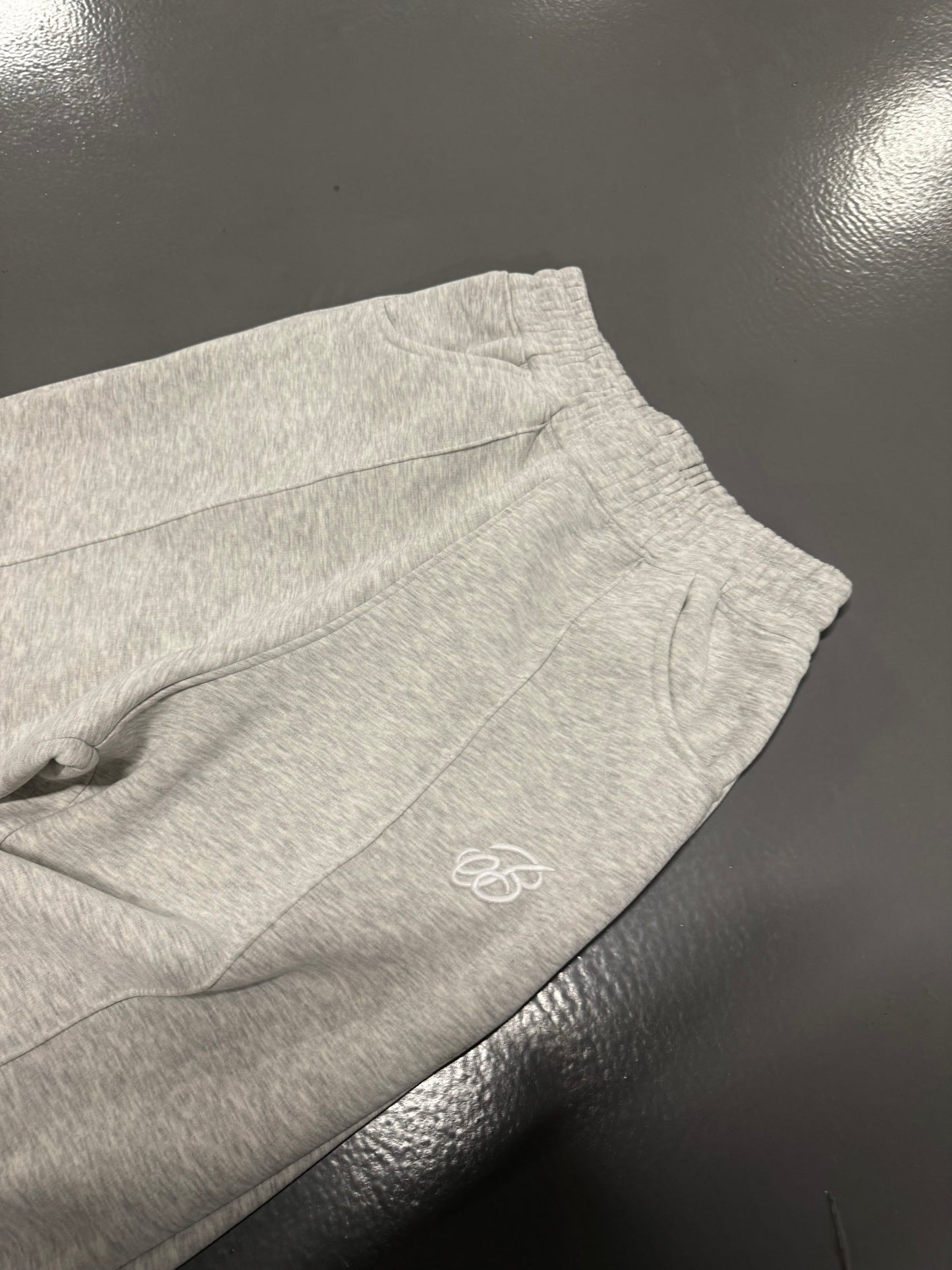 GRAY BAGGY SWAETPANTS