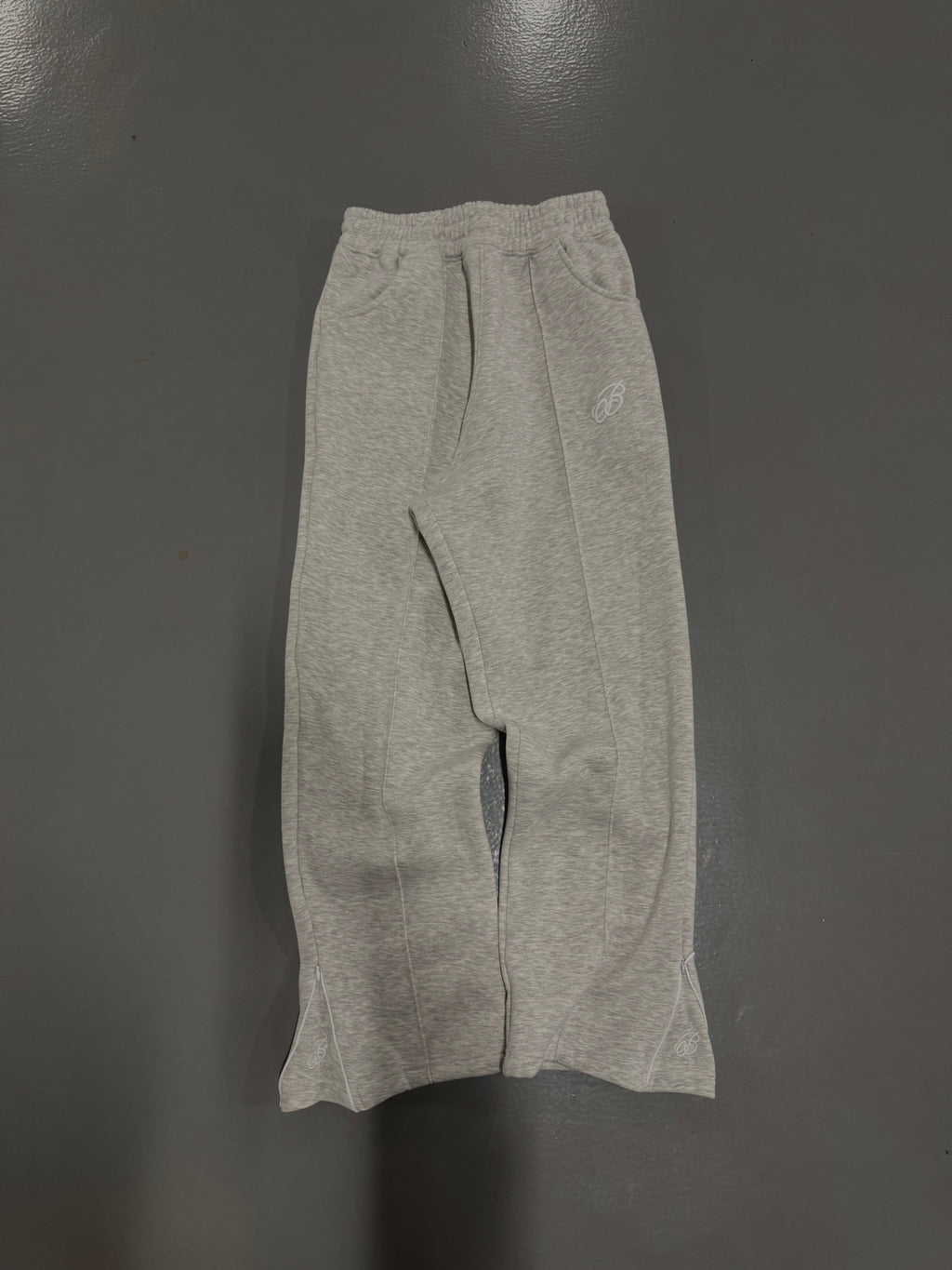 GRAY BAGGY SWAETPANTS
