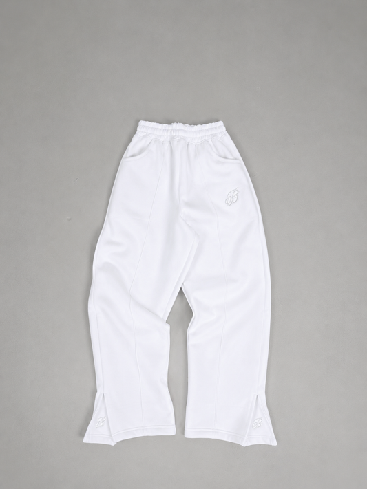 WHITE BAGGY PANTS